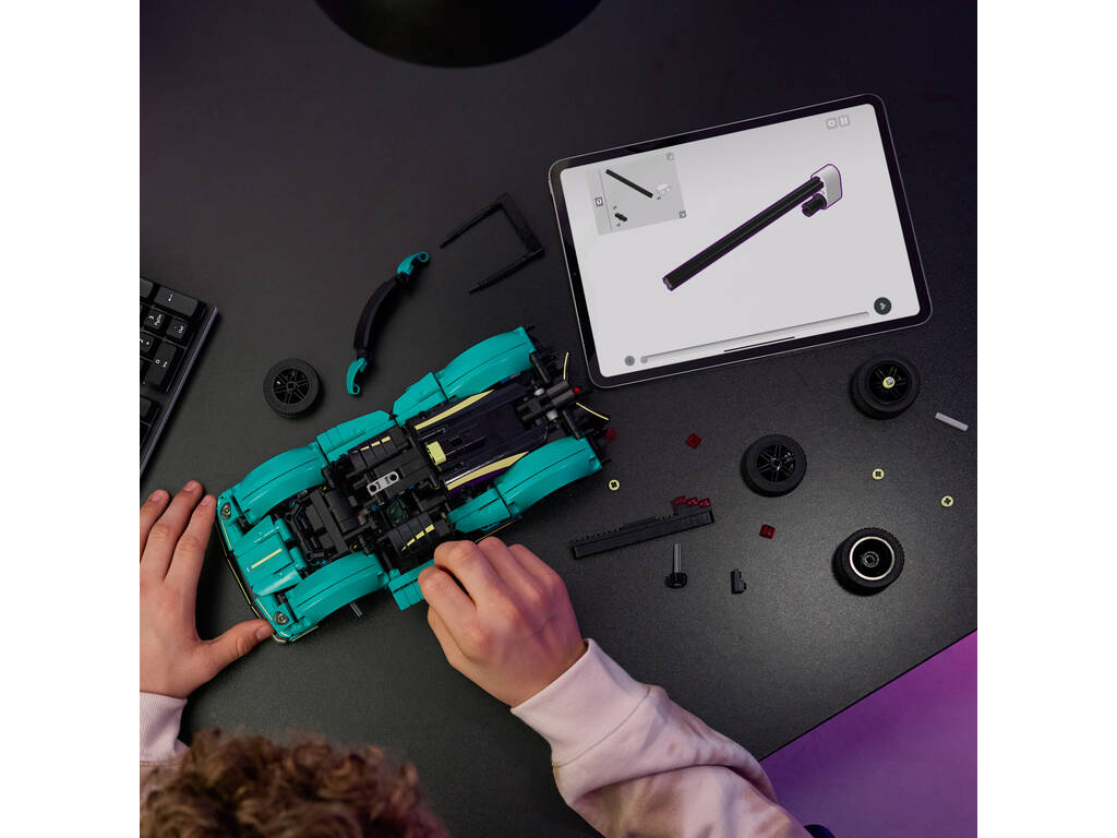 Lego Technic Aston Martin Valkyrie