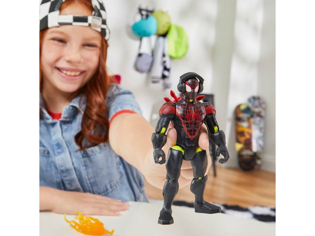 Marvel MixMashers Figura Básica Miles Morales con Accesorios