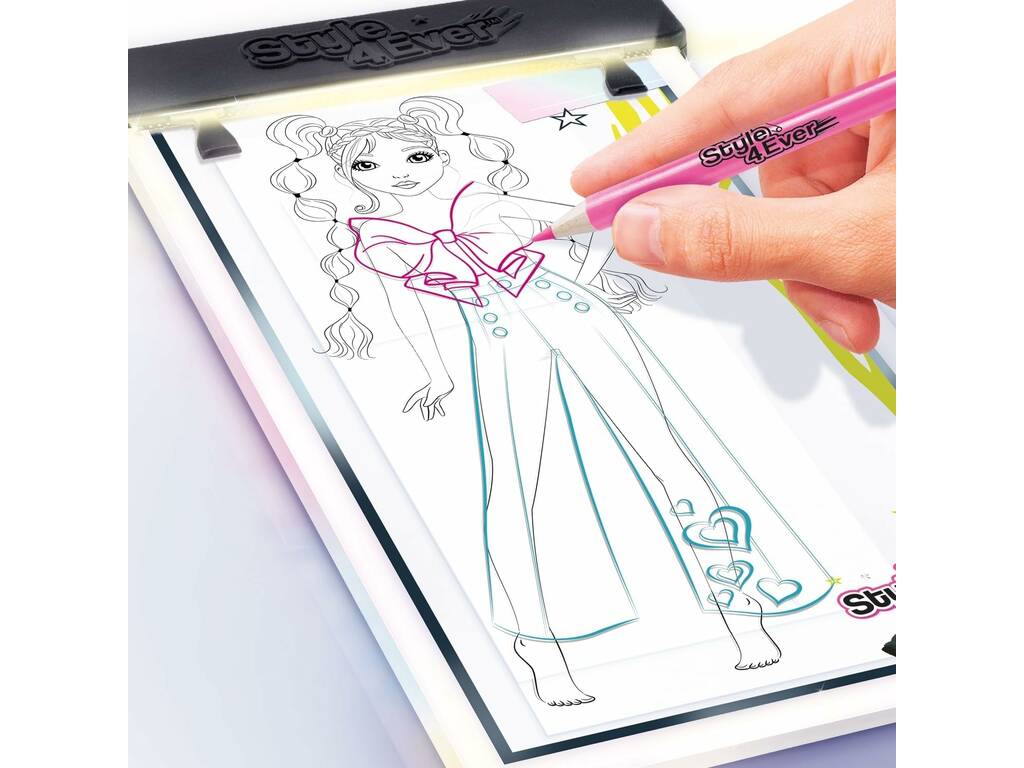Style 4 Ever Diseña la Moda Light-Up Pad con Accesorios